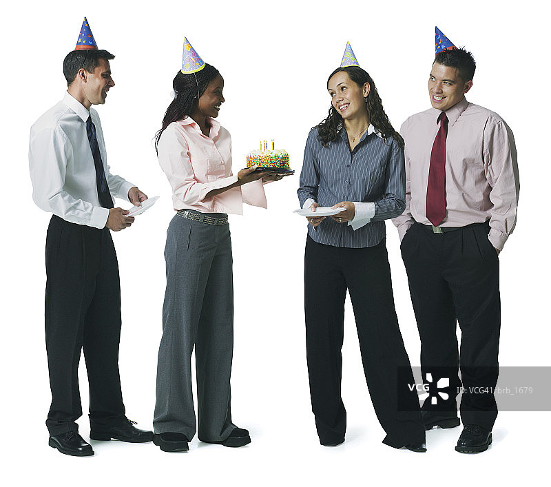 一群生意上的同事一起庆祝生日图片素材