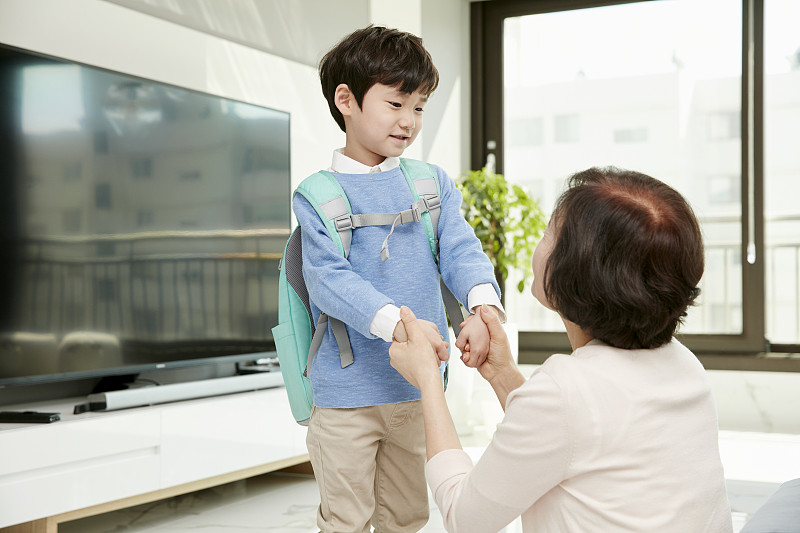 婴儿护理,奶奶,孙子,韩国人图片下载