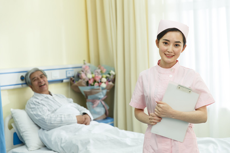 护士和患者在病房里图片下载