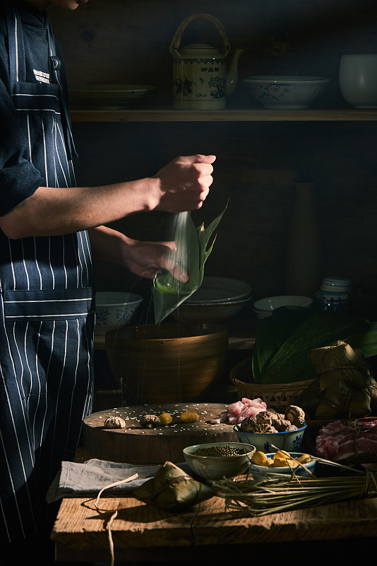 端午节的手工传统粽子图片下载