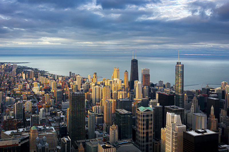日落时分芝加哥的全景图片素材
