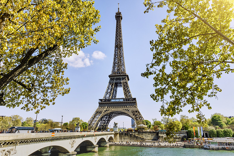 法国巴黎的埃菲尔铁塔图片下载