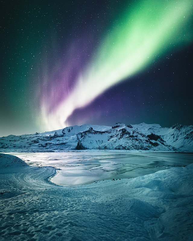 冰岛jakulsarlon的北极光图片素材