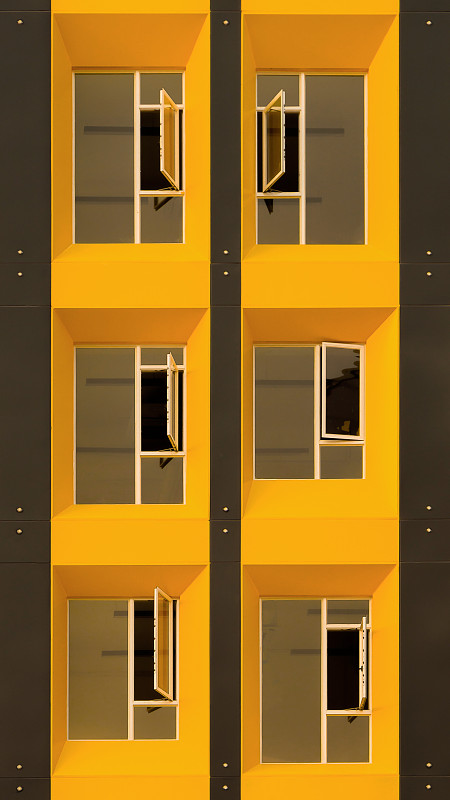 黄色的结构感的建筑图片下载