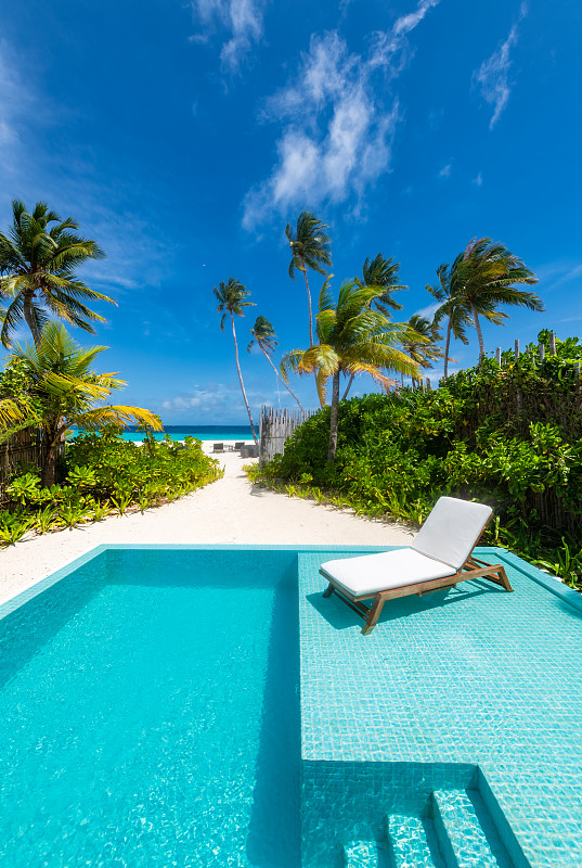 马尔代夫海景度假别墅泳池户外风光图片下载