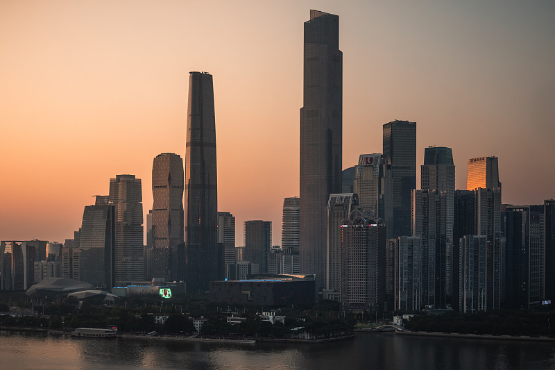 夕阳下的珠江新城图片素材