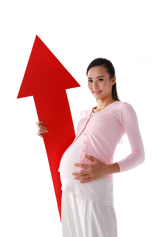 孕妇抱着红色箭头图片下载