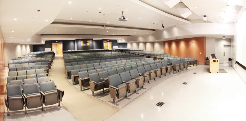 大型现代大学演讲厅座位图片下载