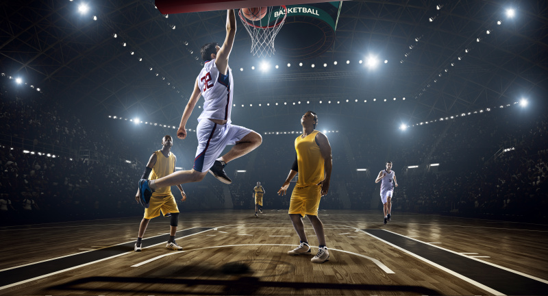 篮球比赛中灌篮得分的照片摄影图片下载