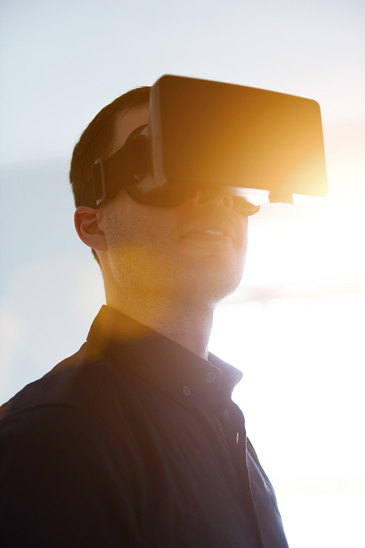 虚拟现实眼镜又称VR图片下载