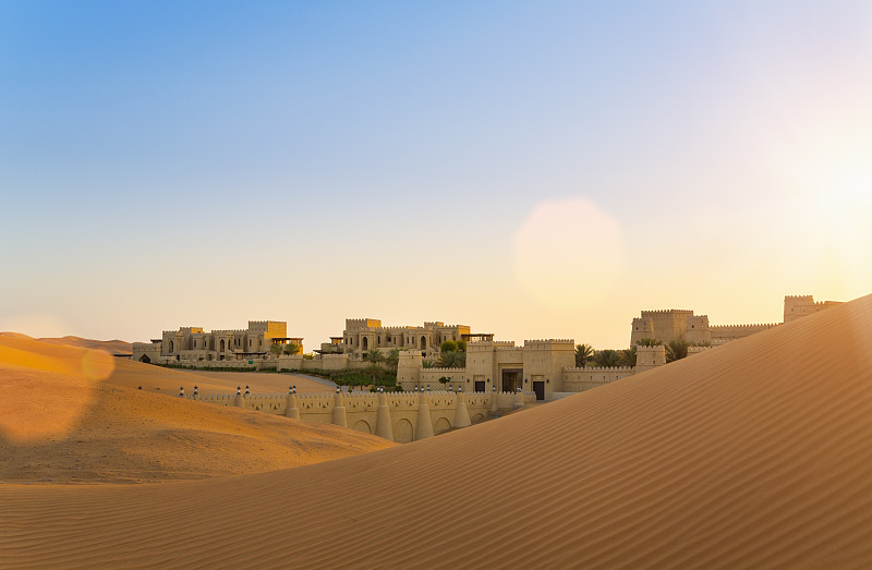 阿拉伯联合酋长国，阿布扎比酋长国，里瓦沙漠，盖斯尔阿尔萨拉布沙漠度假村图片下载