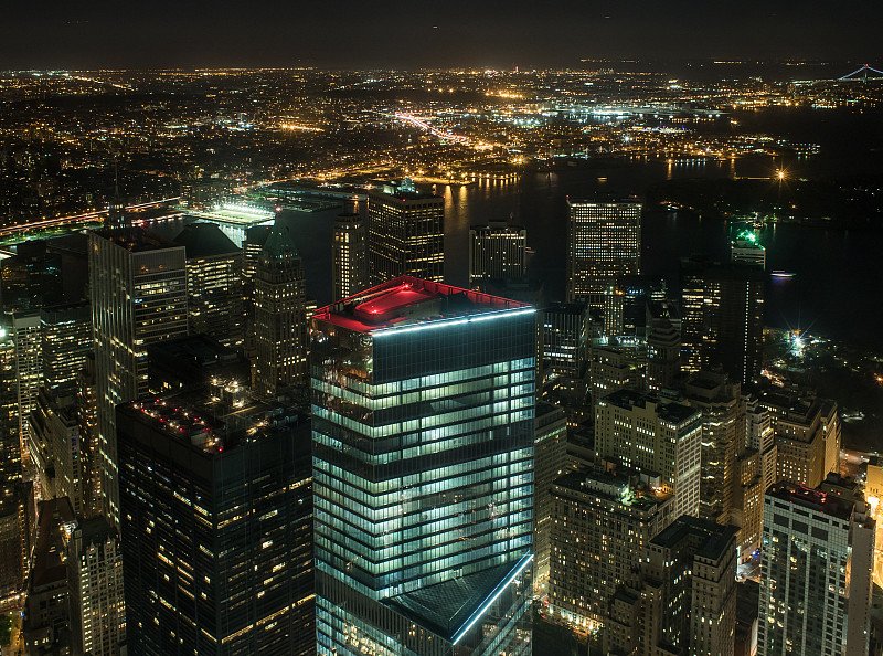 空中俯瞰纽约的夜晚图片下载