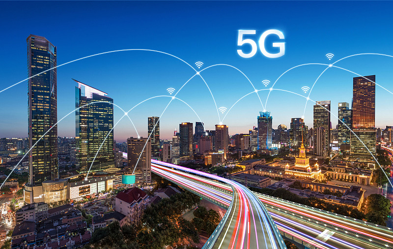 上海市景顶视图建筑上的5G连接技术图片素材