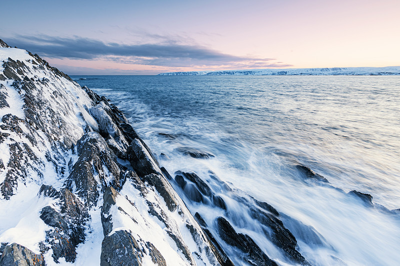 冬天的海岸景观，贝尔莱瓦格，挪威图片下载