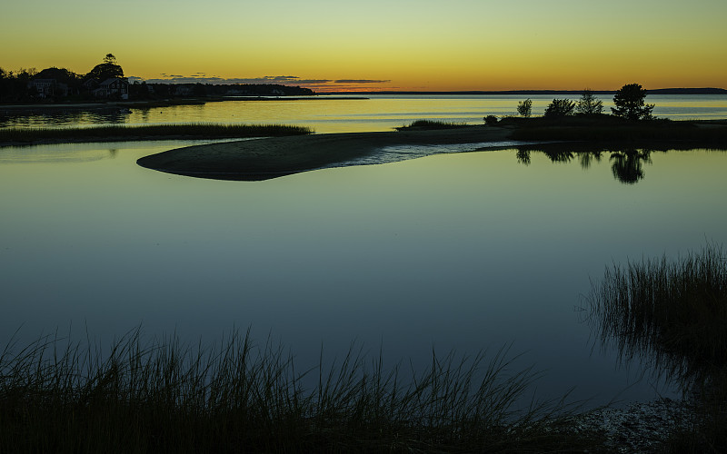 黄昏的海景剪影在沼泽地在高潮在科德角在10月图片下载