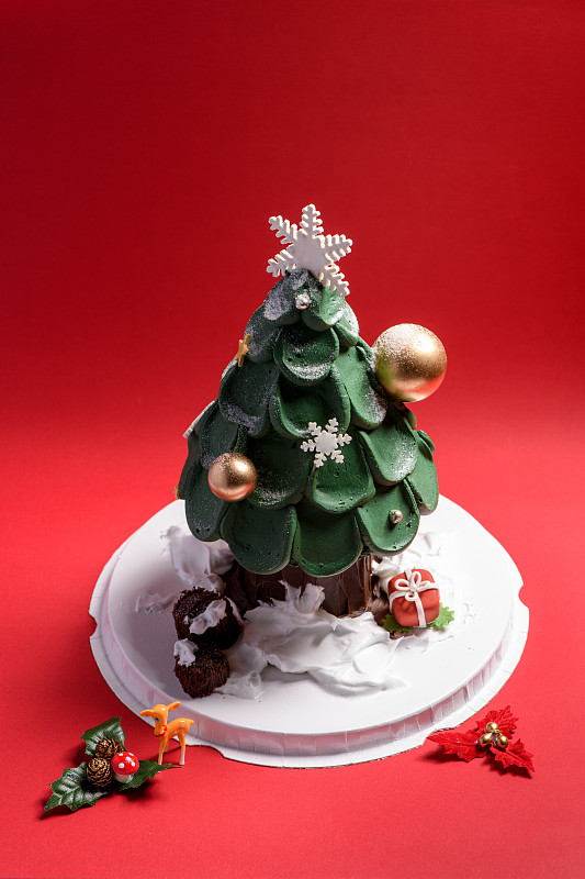 绿色圣诞树蛋糕图片下载