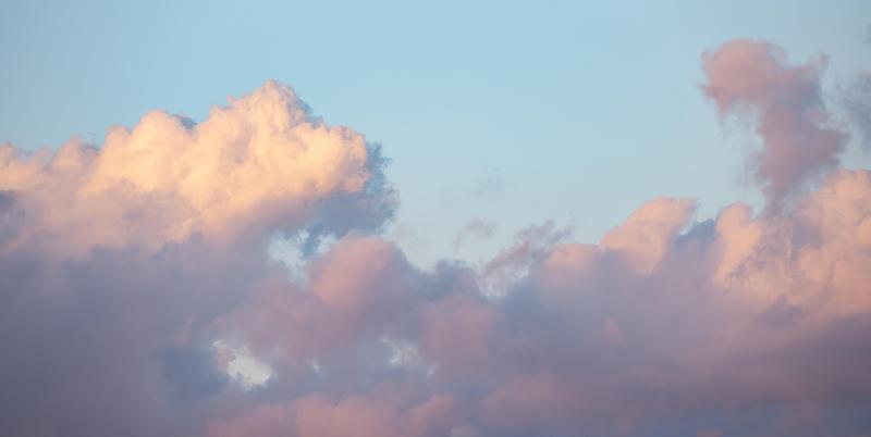 日落时的大气云，帕罗斯，基克拉泽斯，希腊图片下载