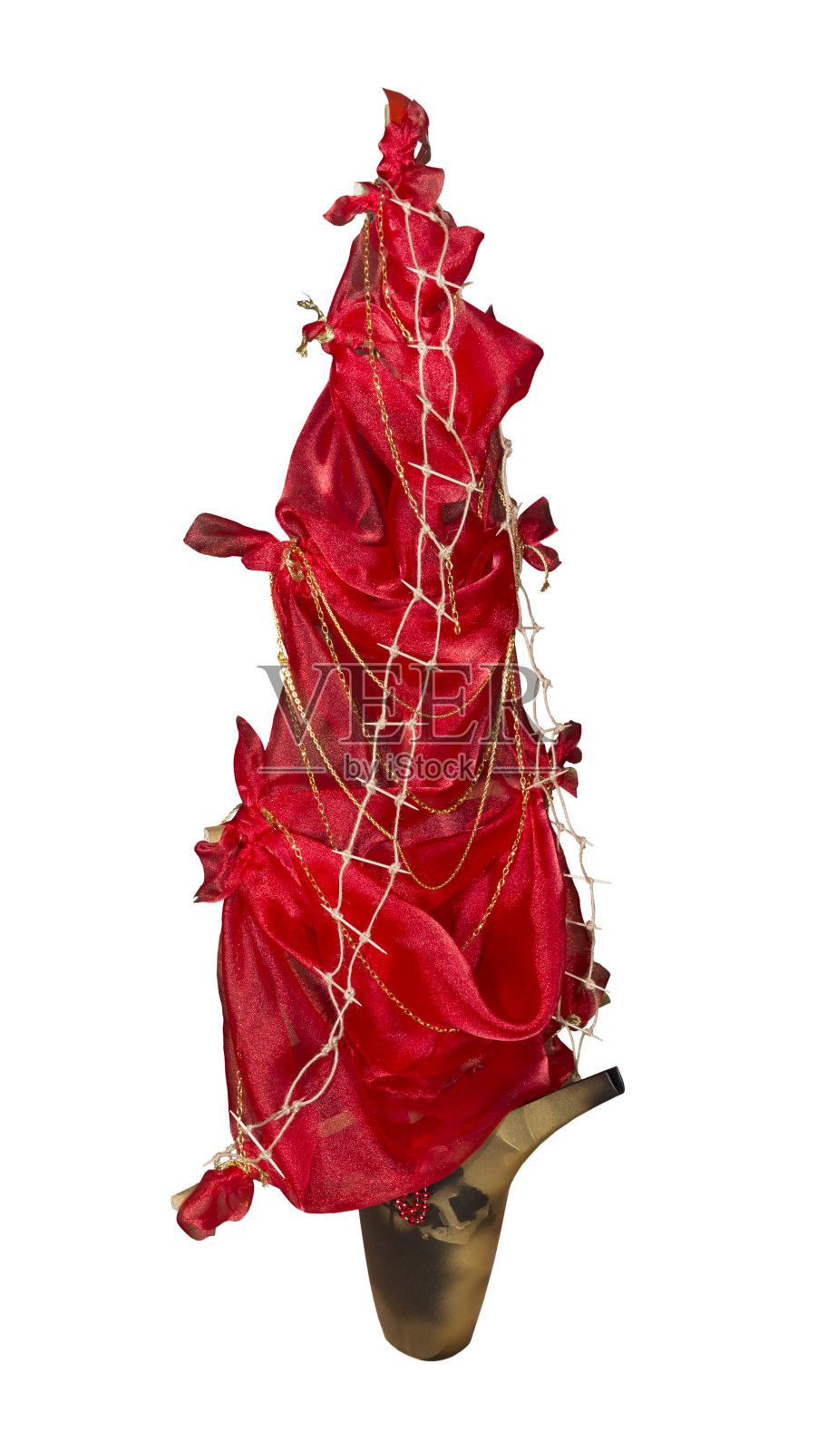 圣诞树——一艘挂着猩红色船帆的帆船照片摄影图片