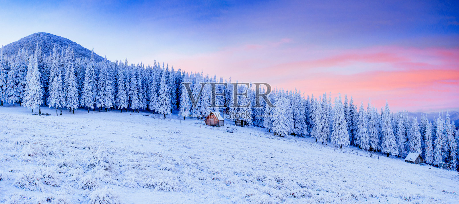 冬天山里的小屋照片摄影图片