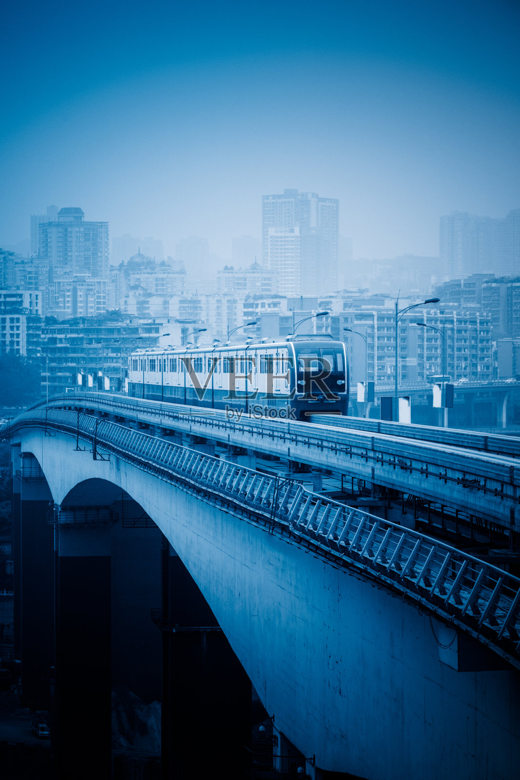 重庆地铁单轨移动,照片摄影图片
