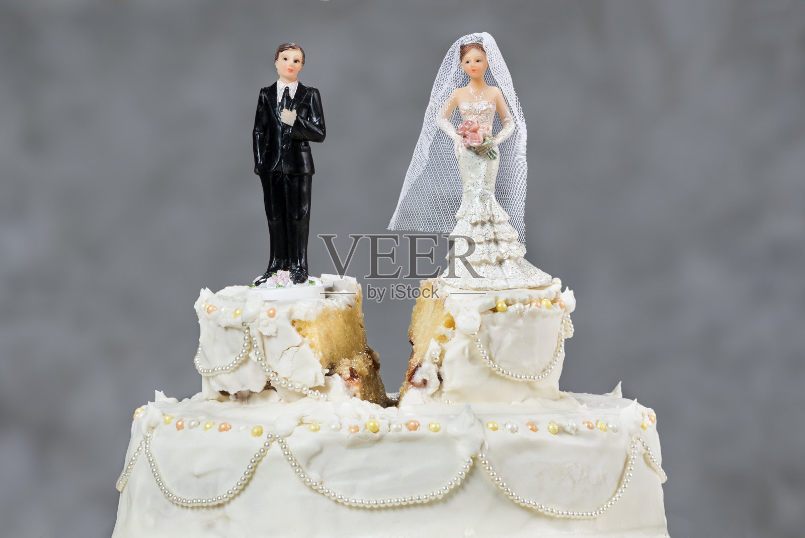 婚礼蛋糕分裂照片摄影图片