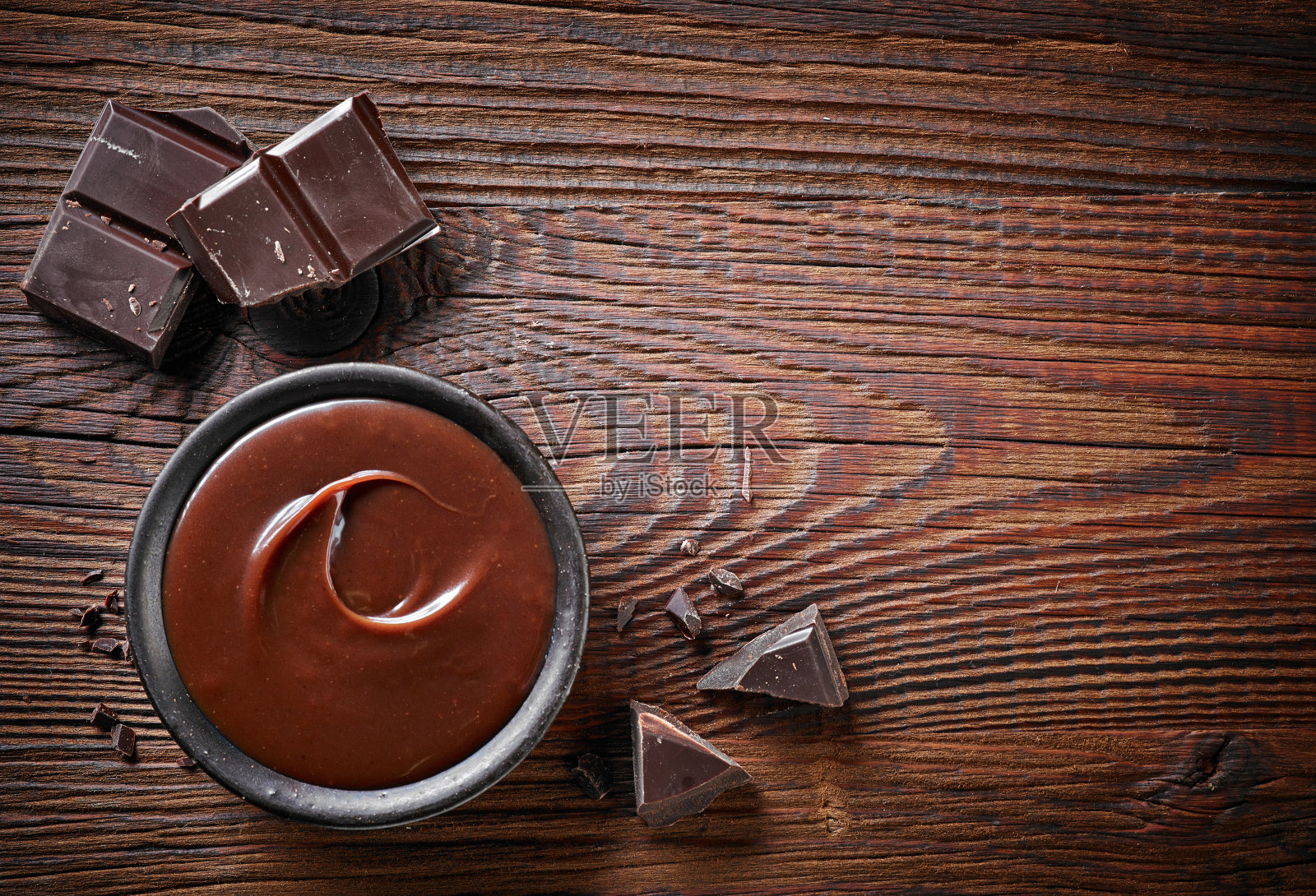 巧克力奶油和巧克力块照片摄影图片