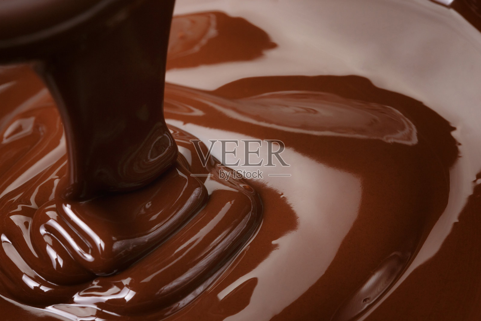融化的黑巧克力照片摄影图片