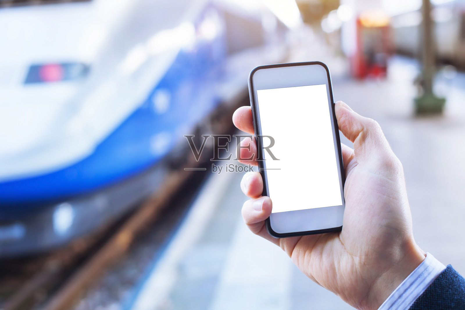 在火车站的智能手机上有空白屏幕照片摄影图片