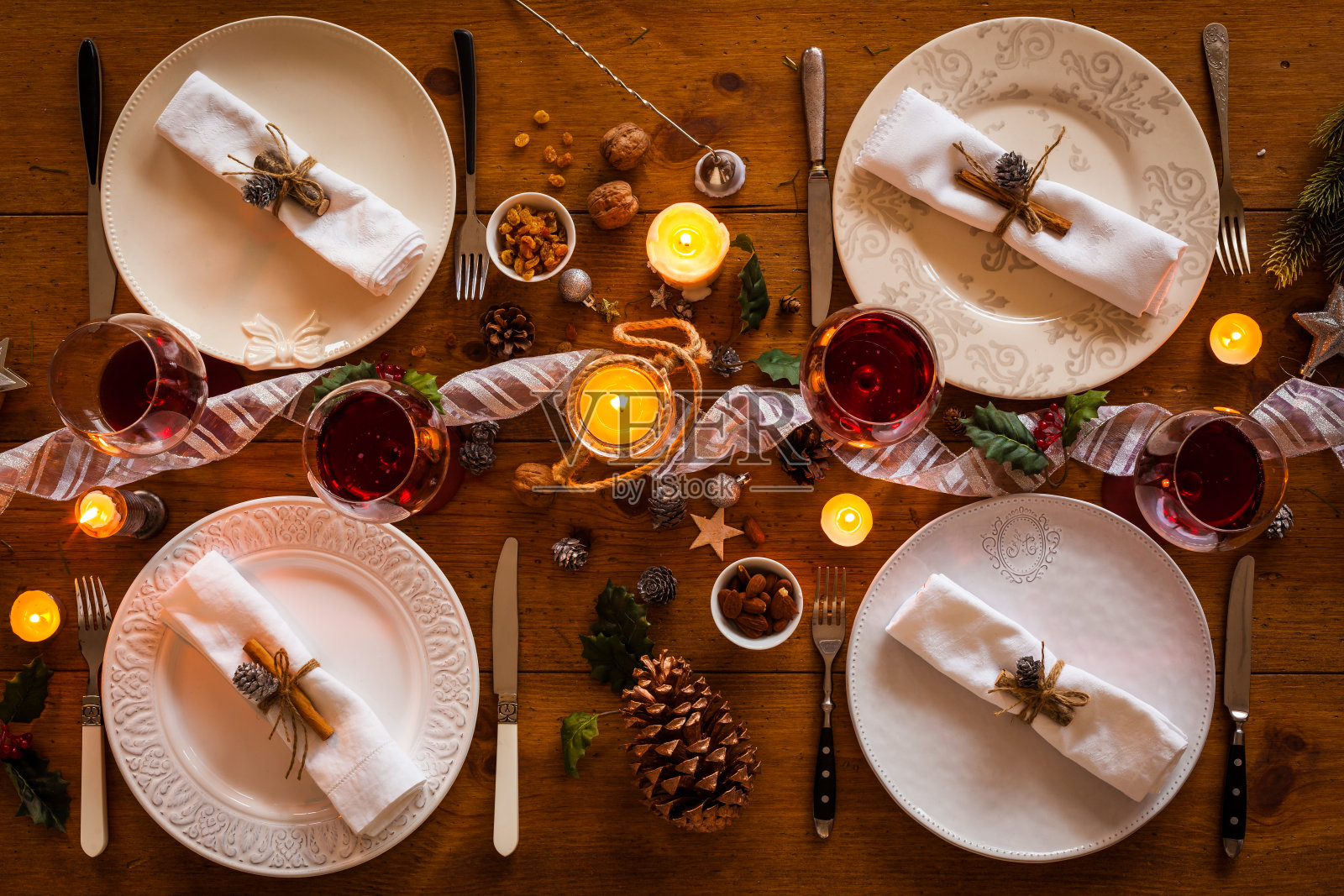 圣诞节的家庭晚餐照片摄影图片