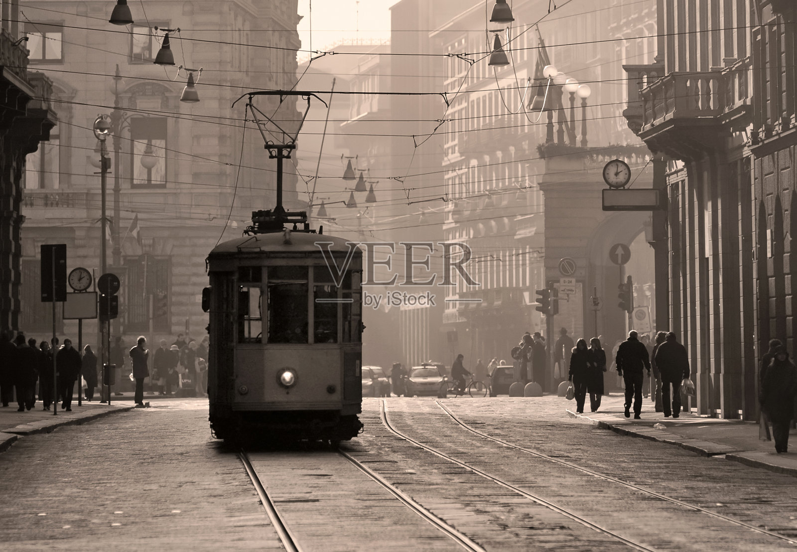 意大利米兰老城的历史电车照片摄影图片