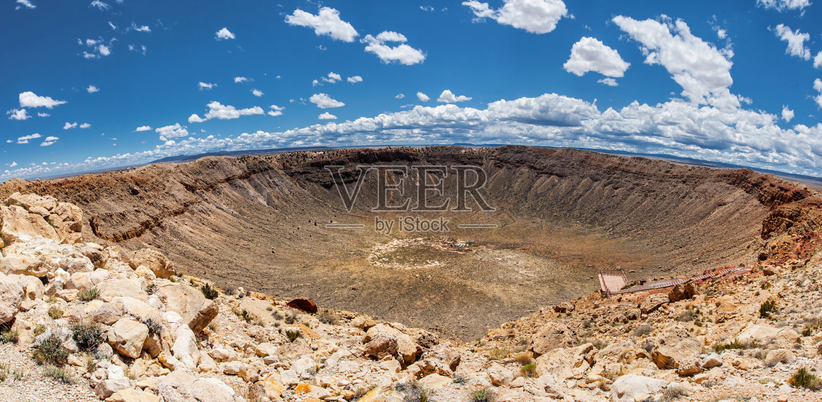 陨石坑全景，在温斯洛，亚利桑那州，美国照片摄影图片