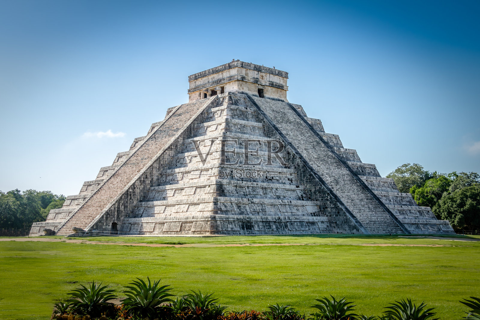 墨西哥尤卡坦半岛库库尔坎-奇琴伊察玛雅神庙金字塔照片摄影图片