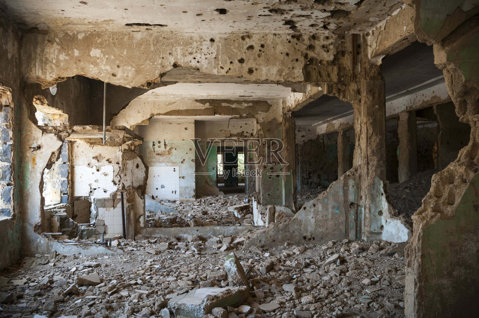 叙利亚库奈特拉的一栋建筑被战争毁坏照片摄影图片