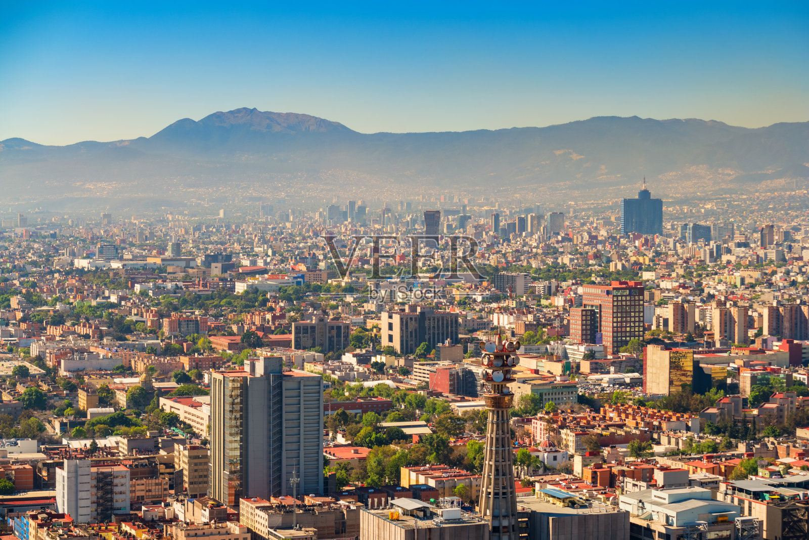 俯瞰墨西哥城的城市景观照片摄影图片