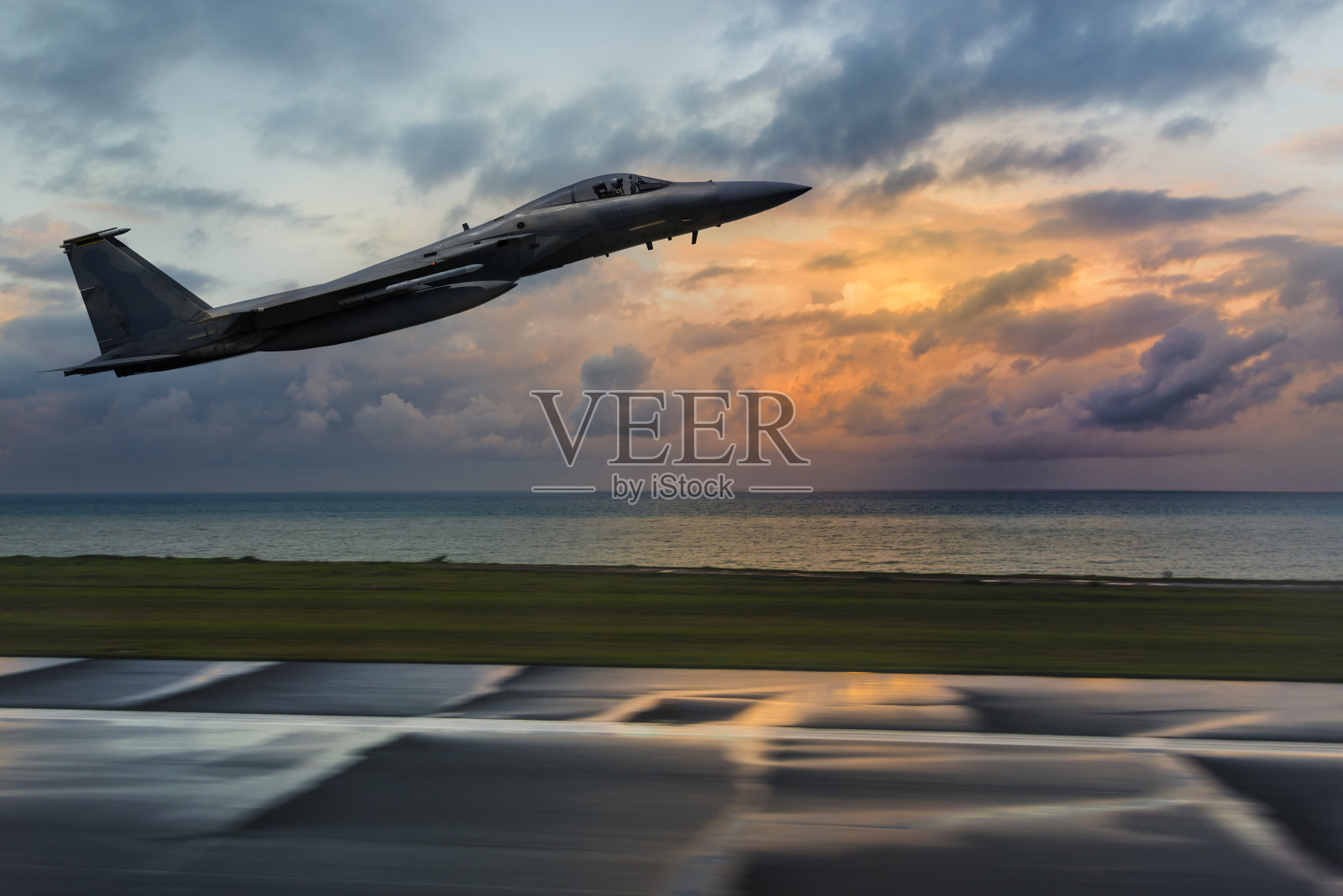 F-15飞鹰起飞照片摄影图片