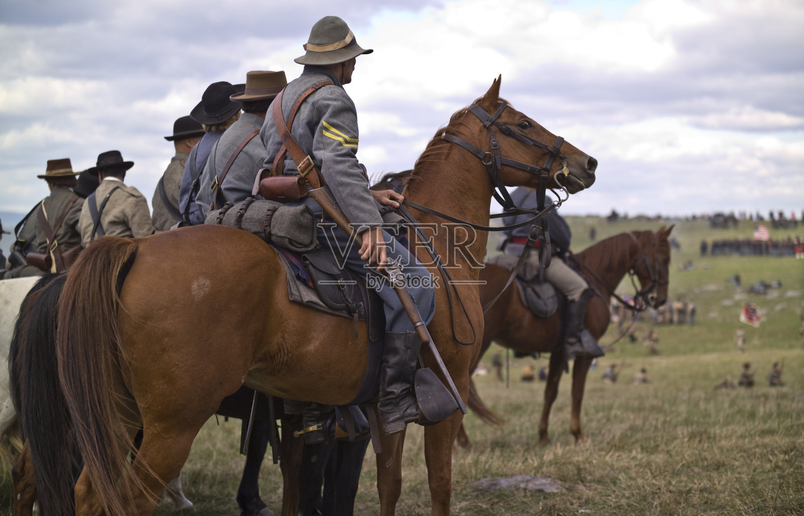 弗吉尼亚重演时，邦联骑兵列队照片摄影图片