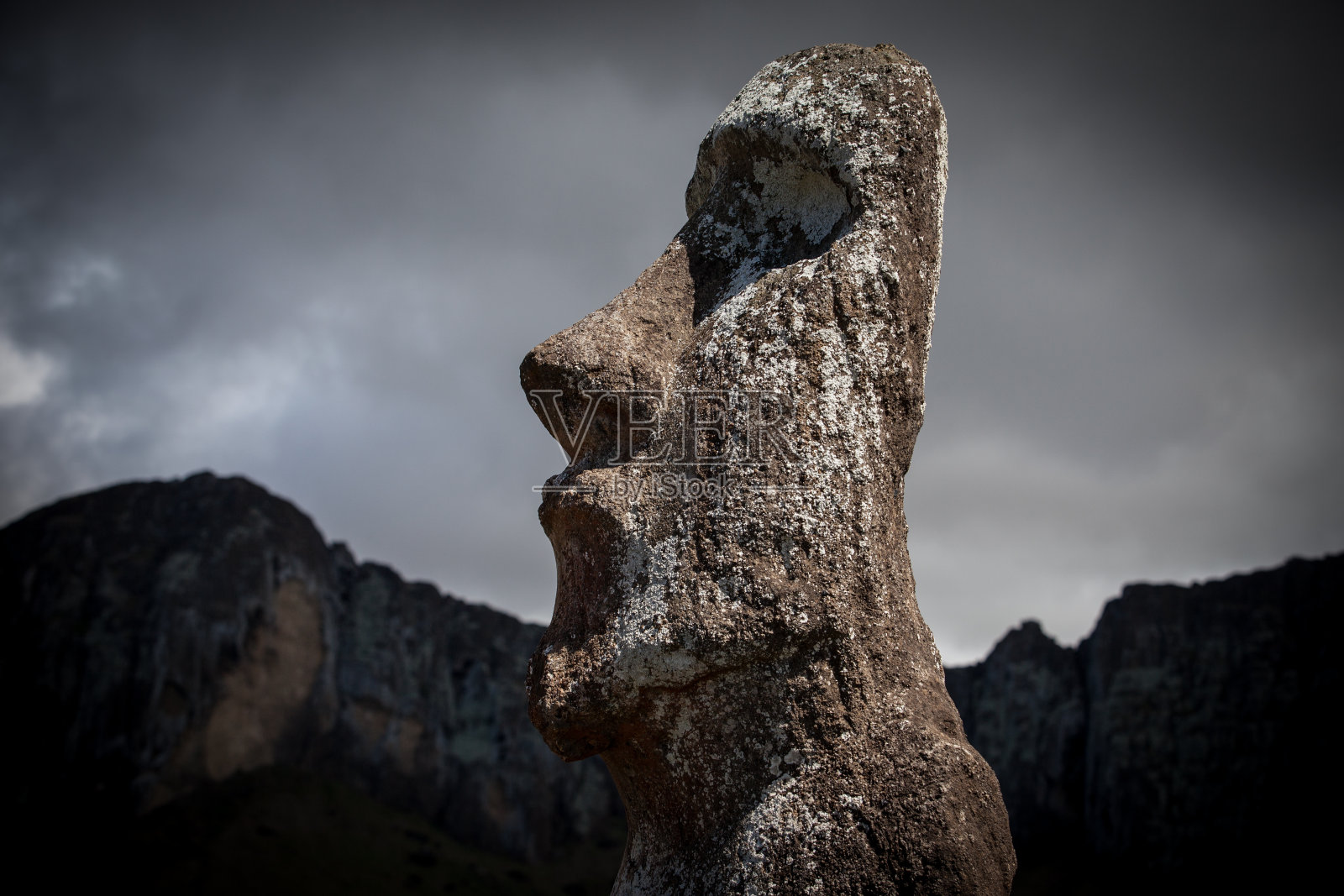 复活节岛上汤加里基的摩埃石像照片摄影图片