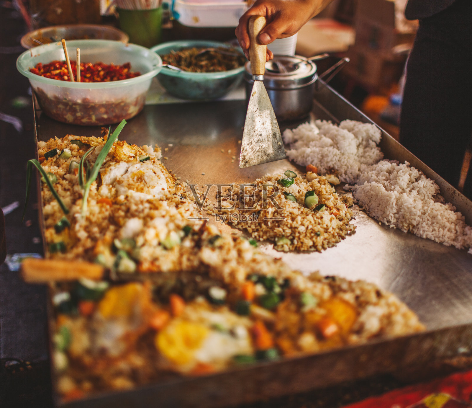 亚洲街头小吃——炒饭照片摄影图片