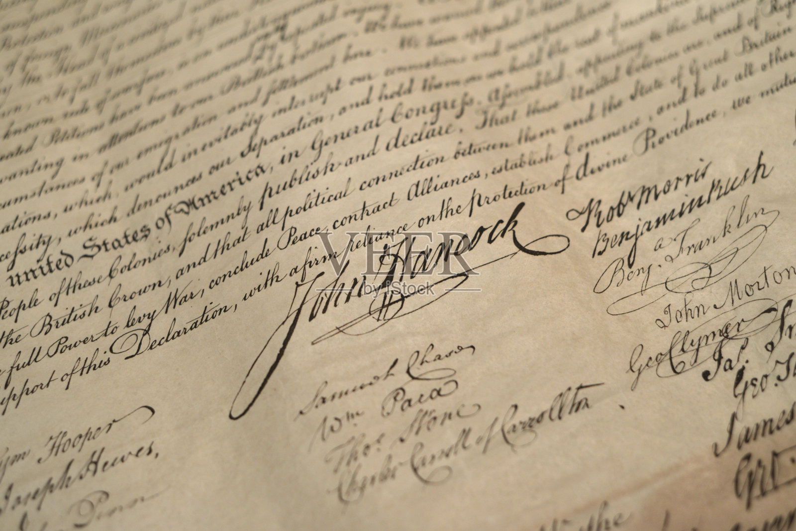 在美国独立宣言上的签名照片摄影图片