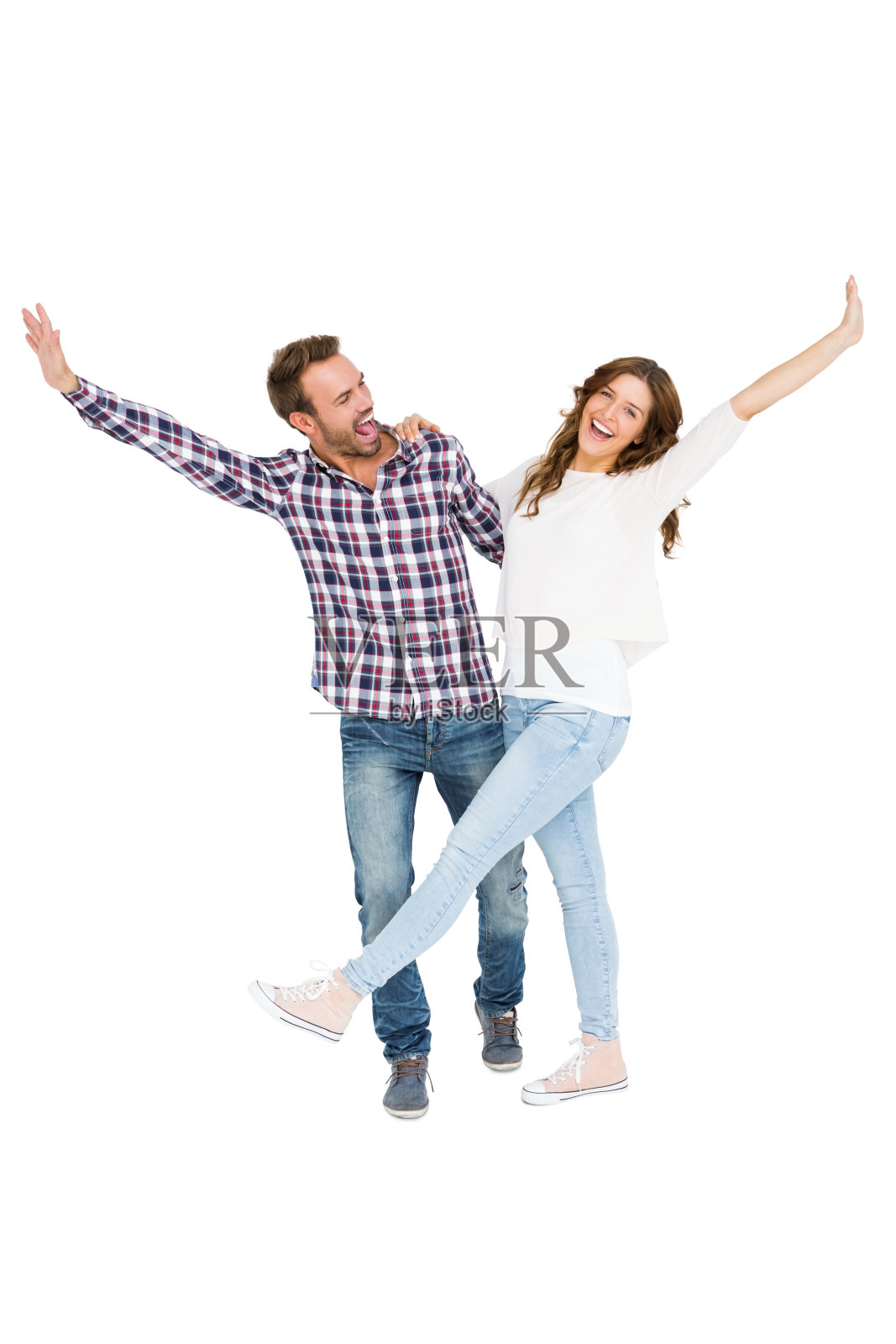 年轻夫妇拥抱和摆姿势照片摄影图片