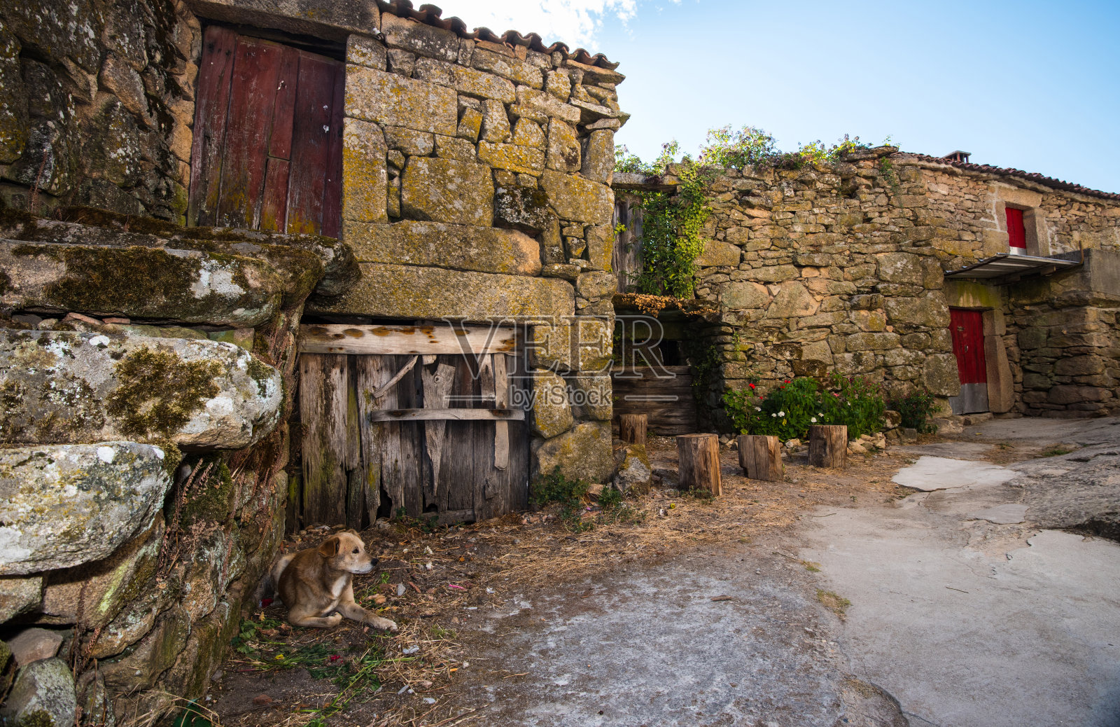 加利西亚古老的特色农舍照片摄影图片