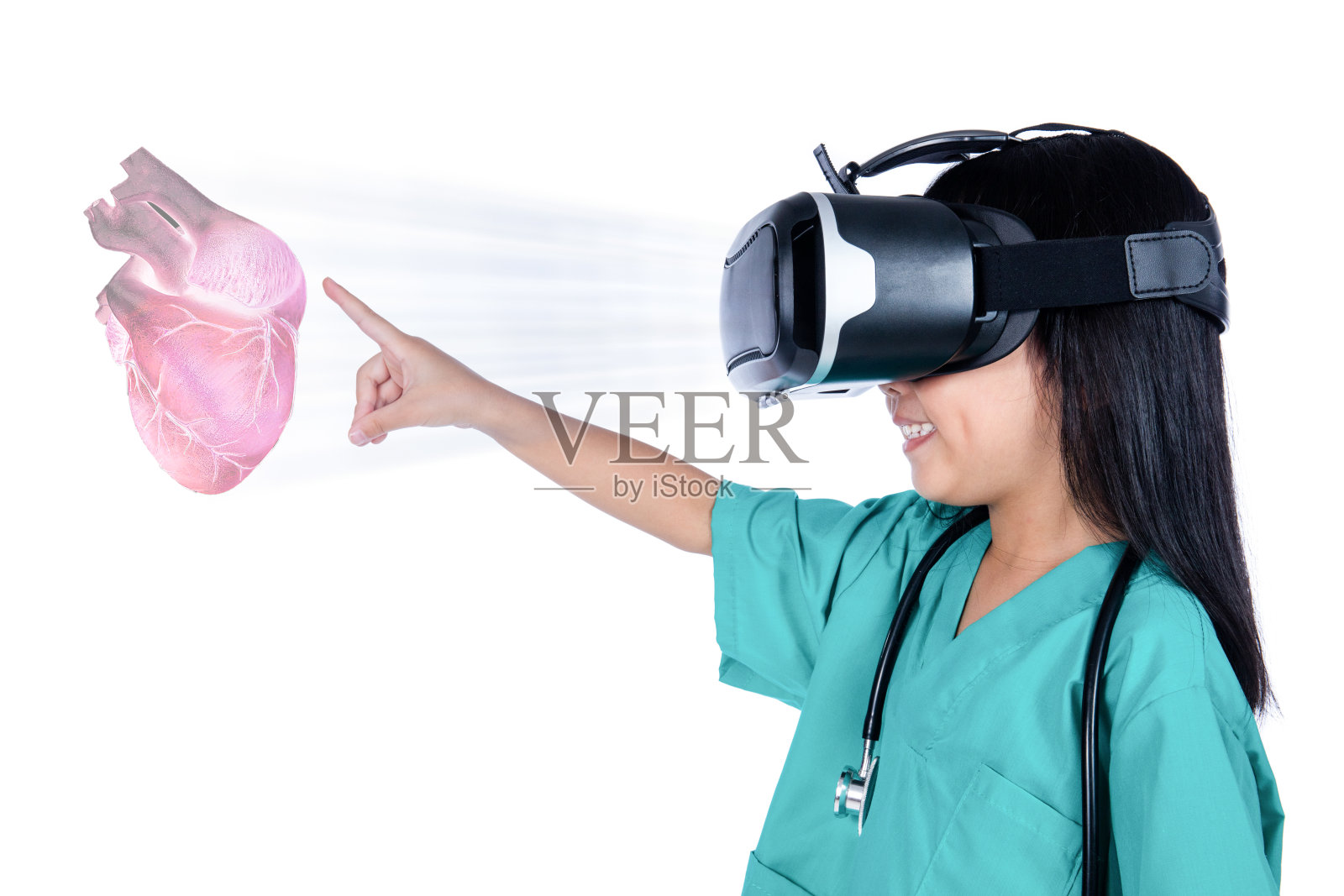 中国女孩用VR眼镜扮演医生照片摄影图片