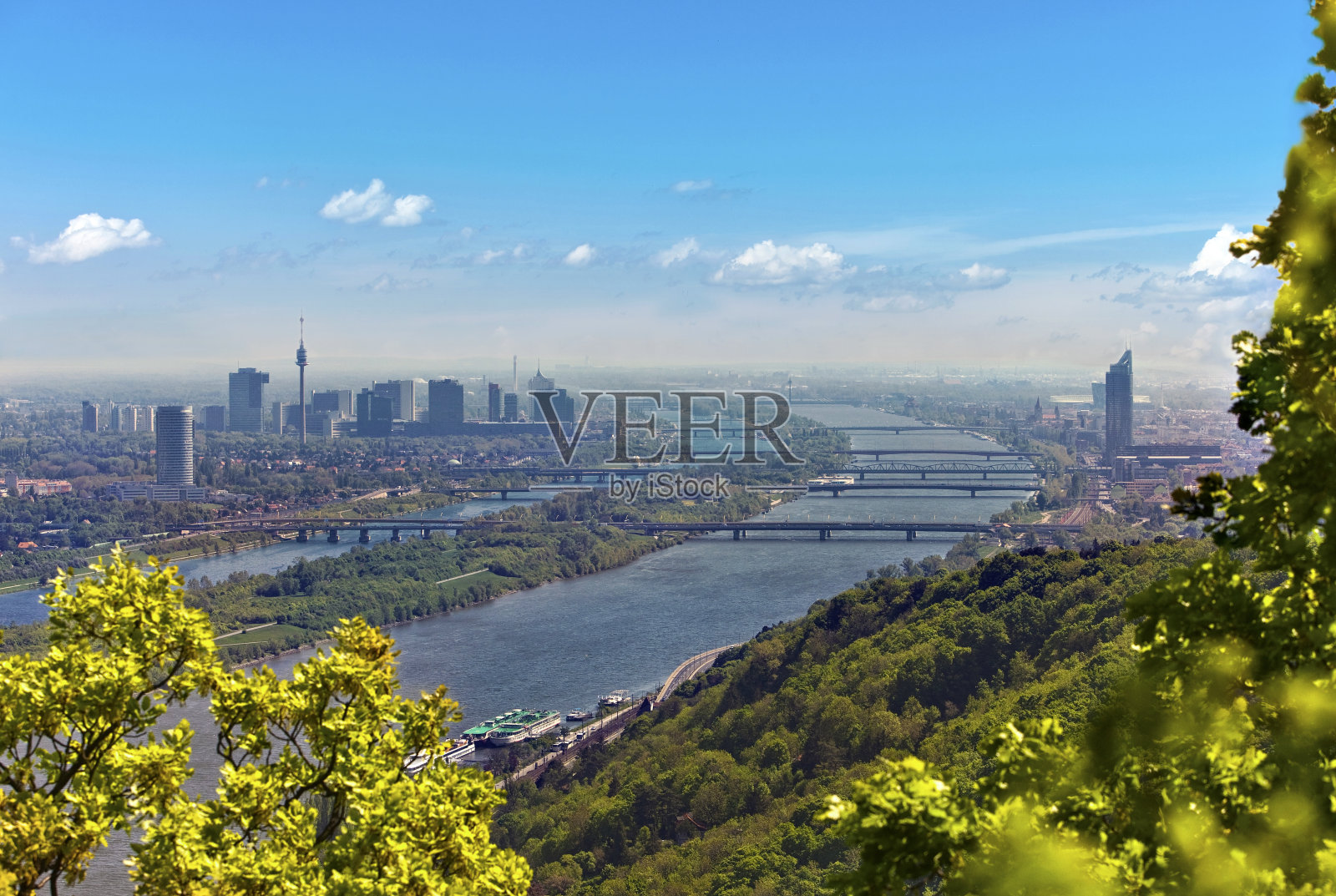 维也纳和多瑙河的地平线照片摄影图片