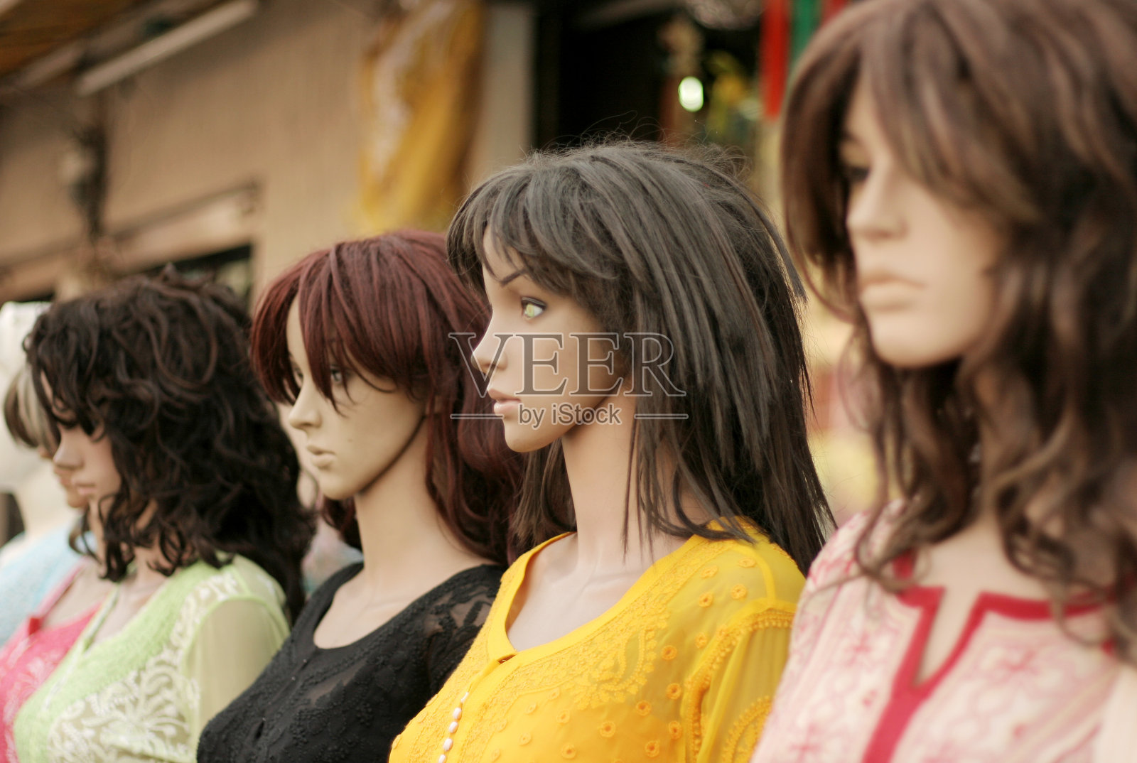 印度海得拉巴市场人体模型的特写照片摄影图片