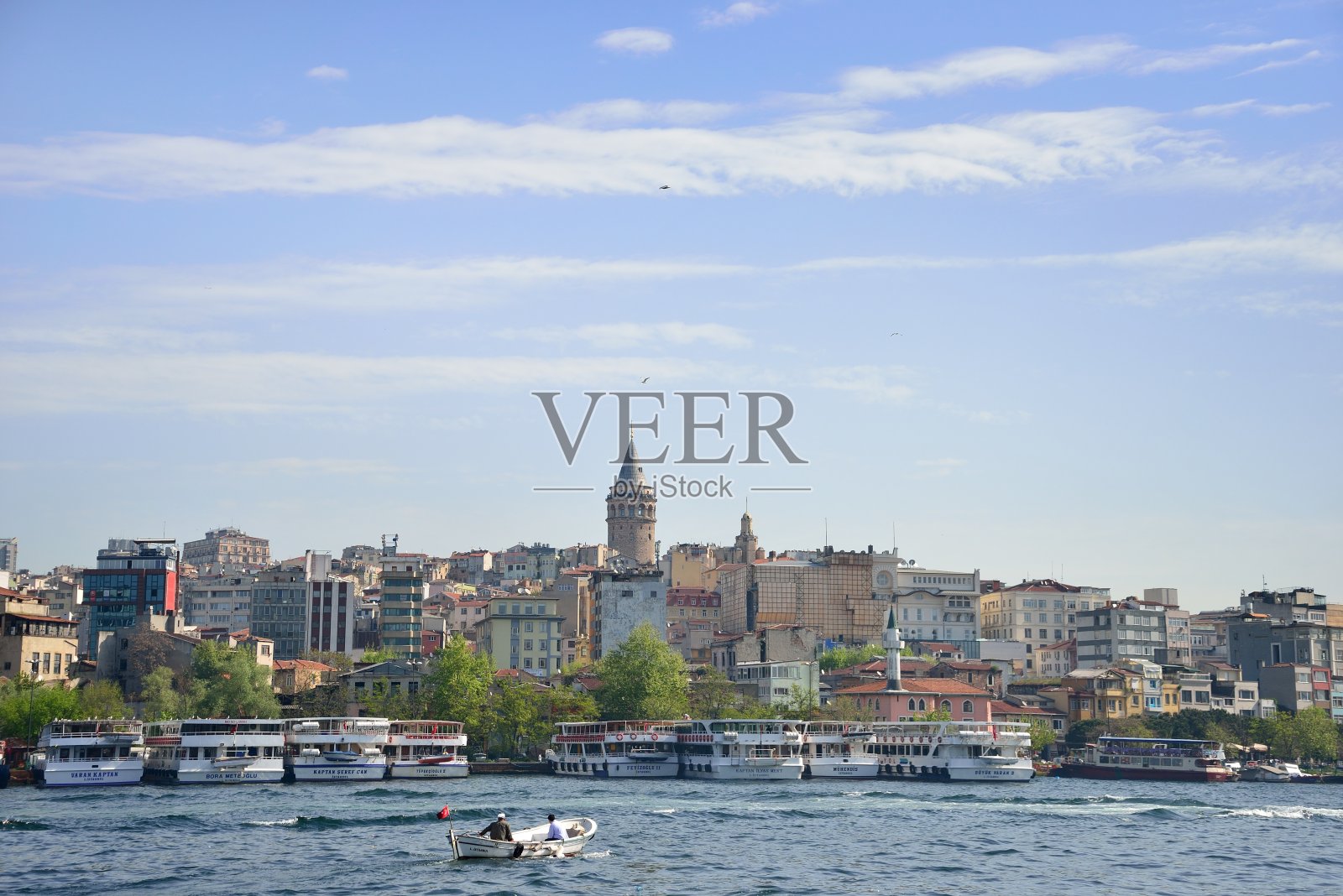 城市景观与加拉塔在伊斯坦布尔的金角照片摄影图片