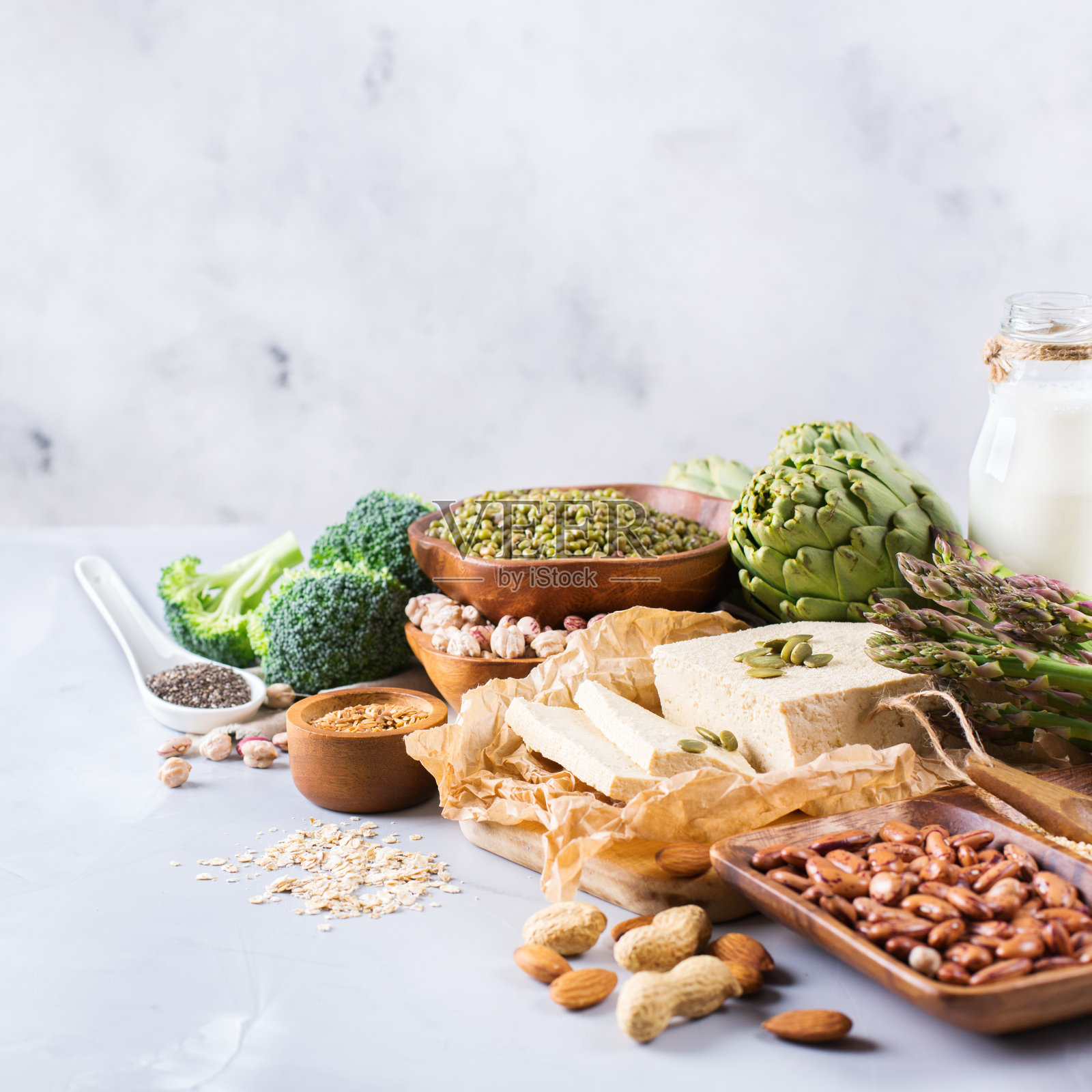 各种健康的纯素蛋白质来源和健身食物照片摄影图片