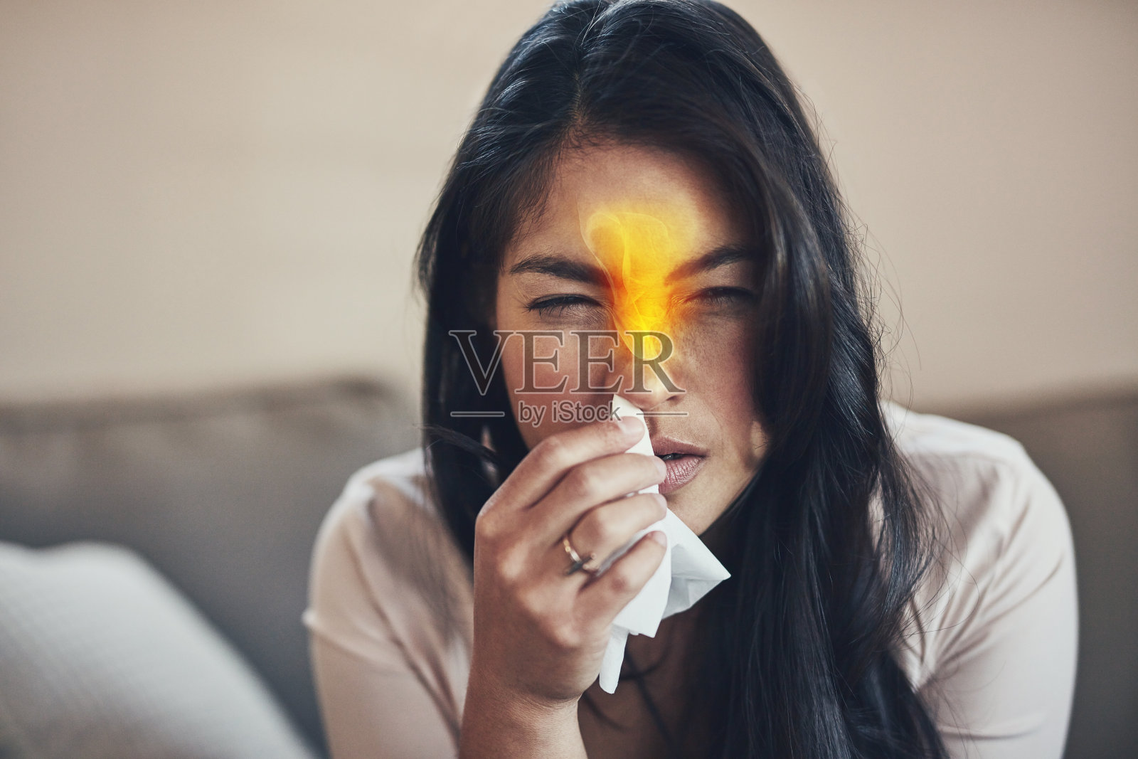 季节性过敏症会引起鼻子灼烧和鼻塞照片摄影图片