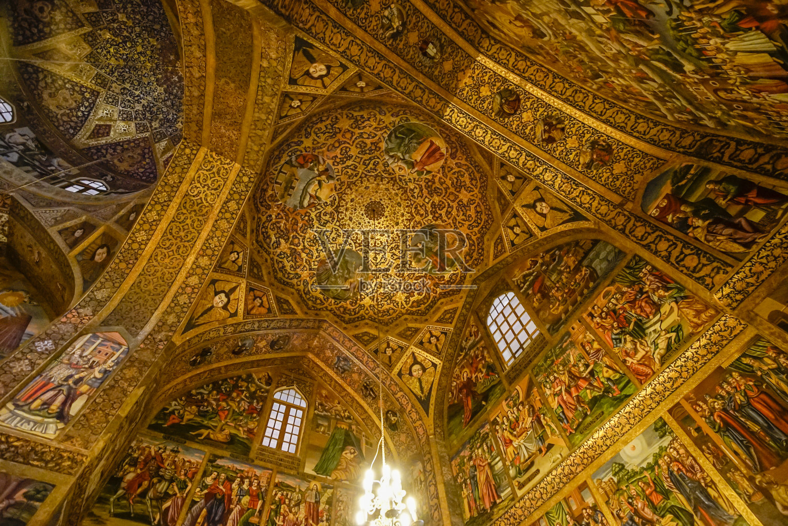 伊朗伊斯法罕Vank大教堂装饰华丽的穹顶照片摄影图片