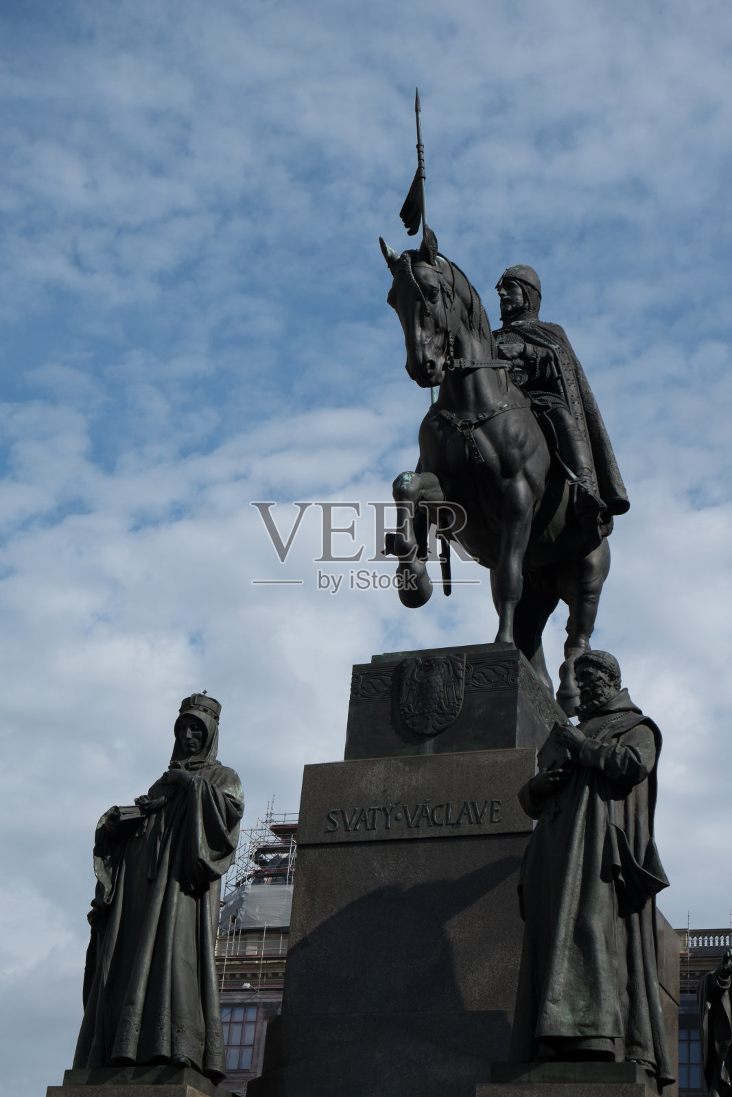 捷克共和国布拉格温塞斯拉斯广场上的温塞斯拉斯国王骑马雕像。温塞斯拉斯国王的雕像，受欢迎的波西米亚国王。照片摄影图片