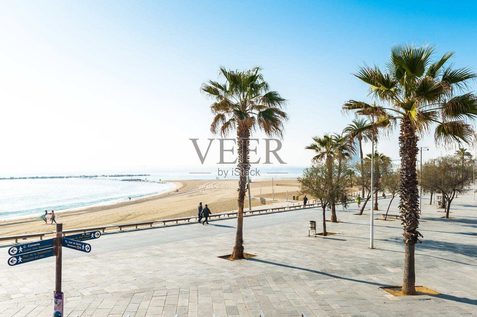 巴塞罗那，西班牙巴塞罗那的海滩地区。照片摄影图片